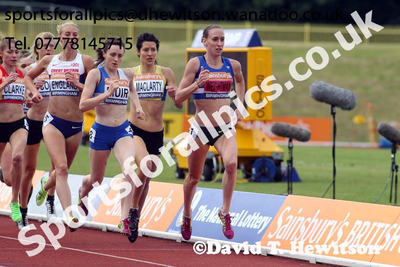 Laura Weightman (Morpeth) leads Laura Muir ((Dundee Hawkhill) 1500 metres, 2014 Sainsbury's British Championships. Photo: David T. Hewitson/Sports for All Pics